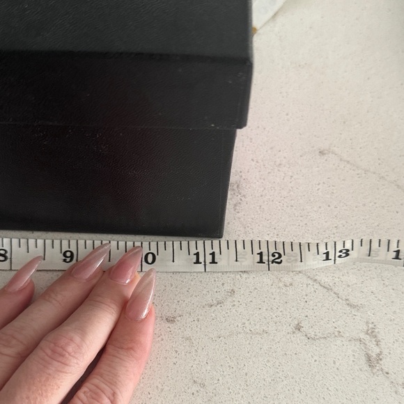 Chanel Black and White Shoe Box with dust bag - Picture 4 of 6